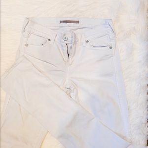 Vince. Size 25 white jeans